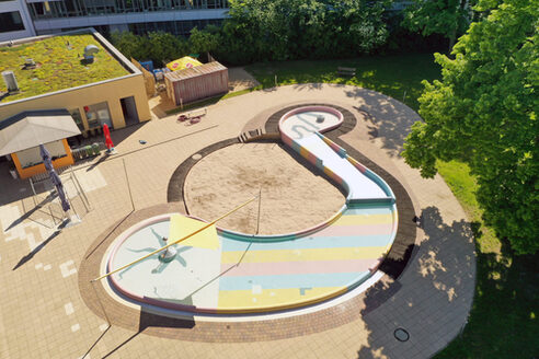 Basen dla dzieci na terenie zewnętrznym obiektu Taubertsbergbad