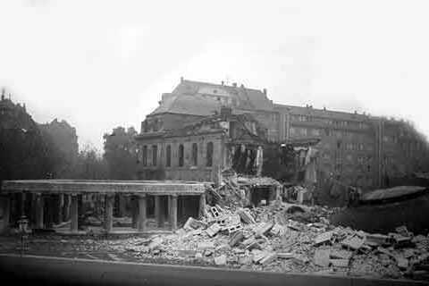 Zerstörte ehemalige Hauptsynagoge in der Hindenburgstraße