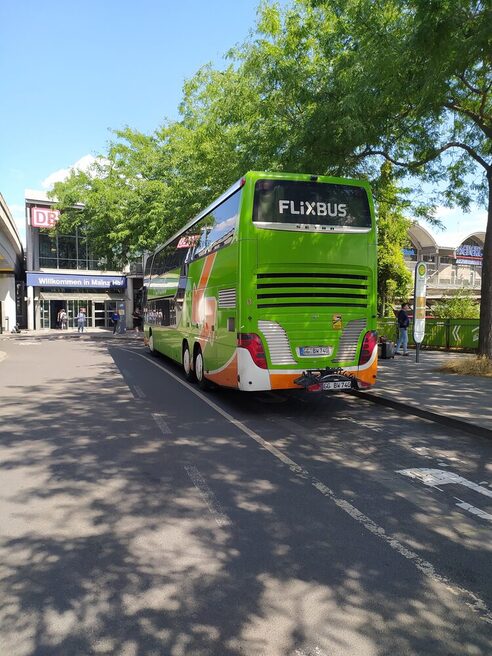 Зупинка міжміського автобуса