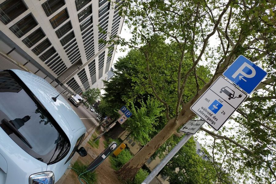 Señalización de la estación de recarga electrónica