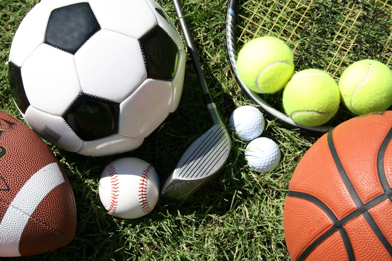 Béisbol, fútbol, pelotas de golf, palas de tenis de mesa, baloncesto
