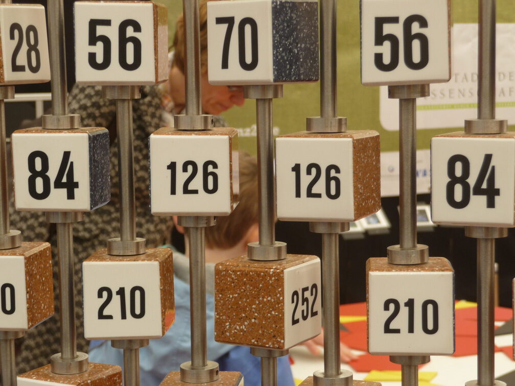 Числові послідовності на виставці "Розуміємо математику"