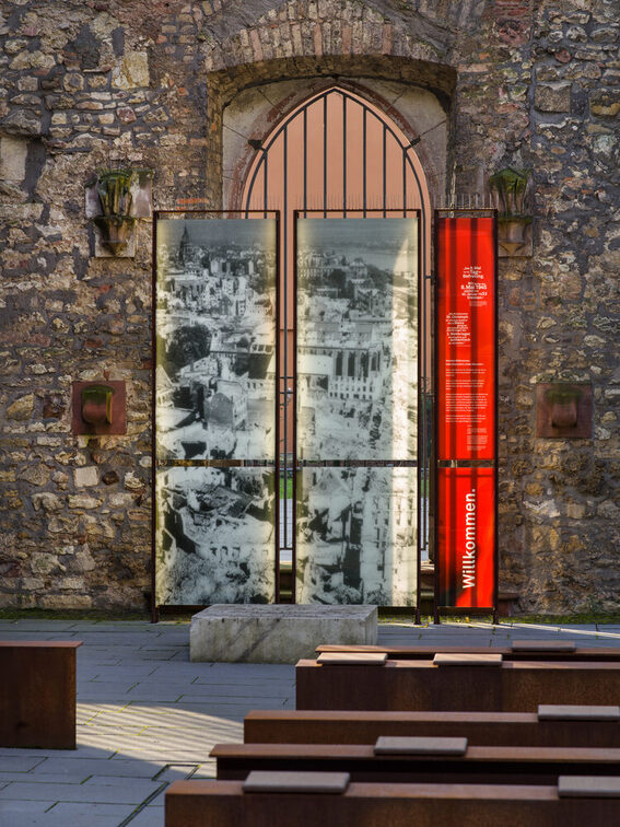 Mémorial de St-Christophe, panneaux d'information