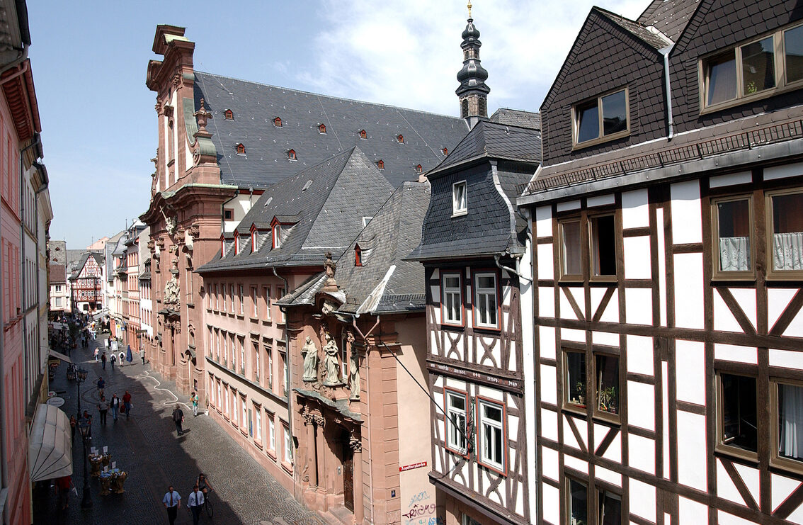 Vue sur l'Augustinerkirche