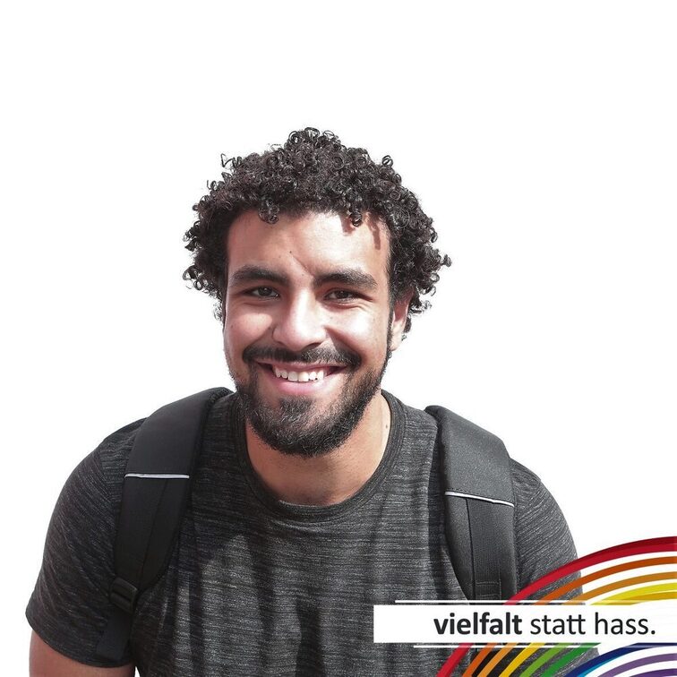İnsanlar yüzlerini nefret yerine çeşitlilikten yana gösteriyor.