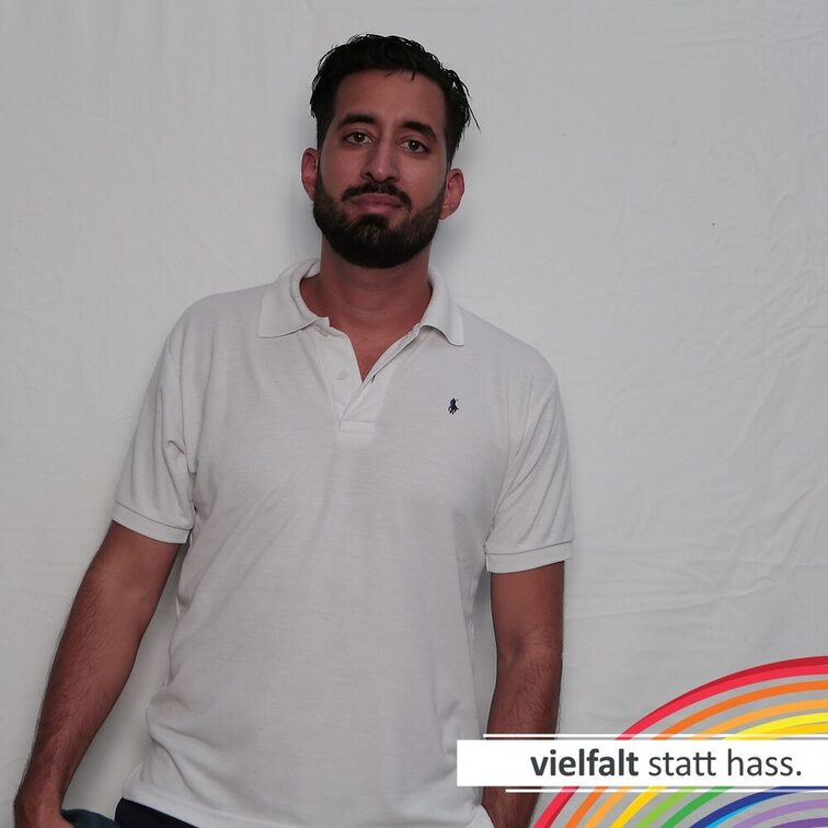 İnsanlar yüzlerini nefret yerine çeşitlilikten yana gösteriyor.