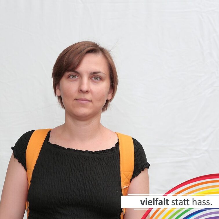 İnsanlar yüzlerini nefret yerine çeşitlilikten yana gösteriyor.