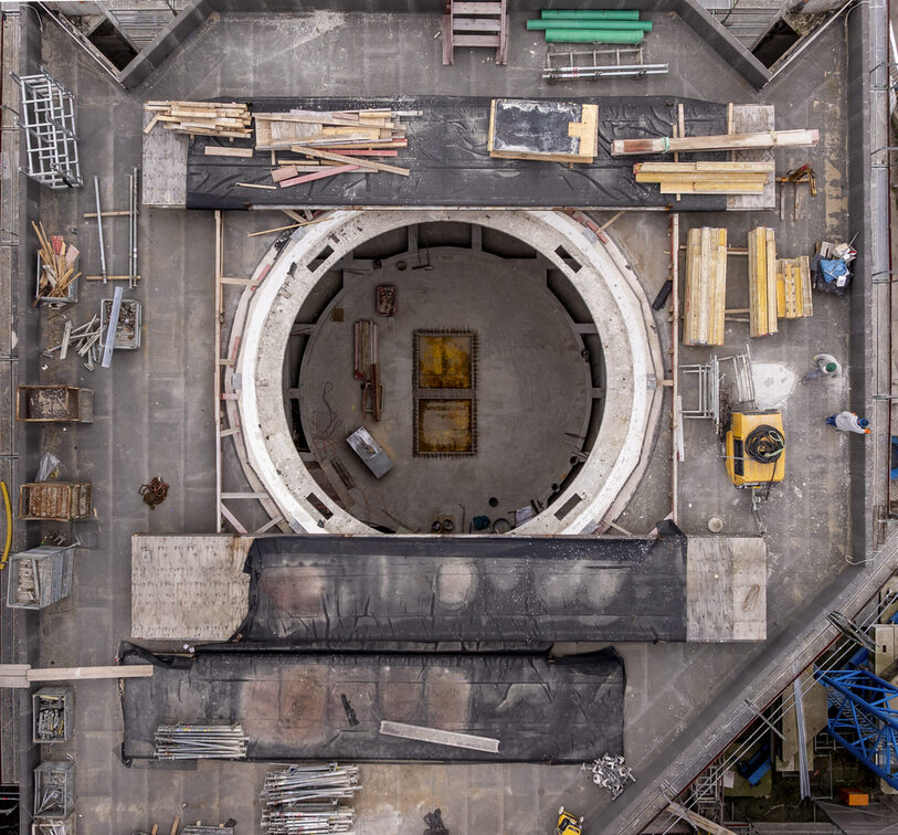 Belediye binasındaki inşaat çalışmalarının yukarıdan görünümü