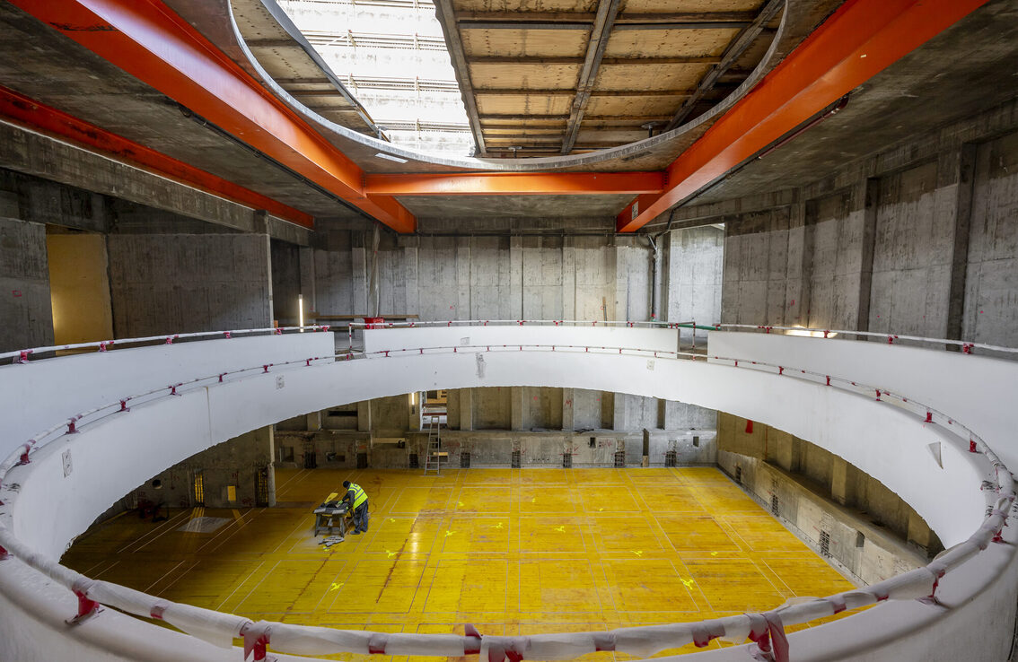 Konsey odasındaki inşaat alanının görünümü.