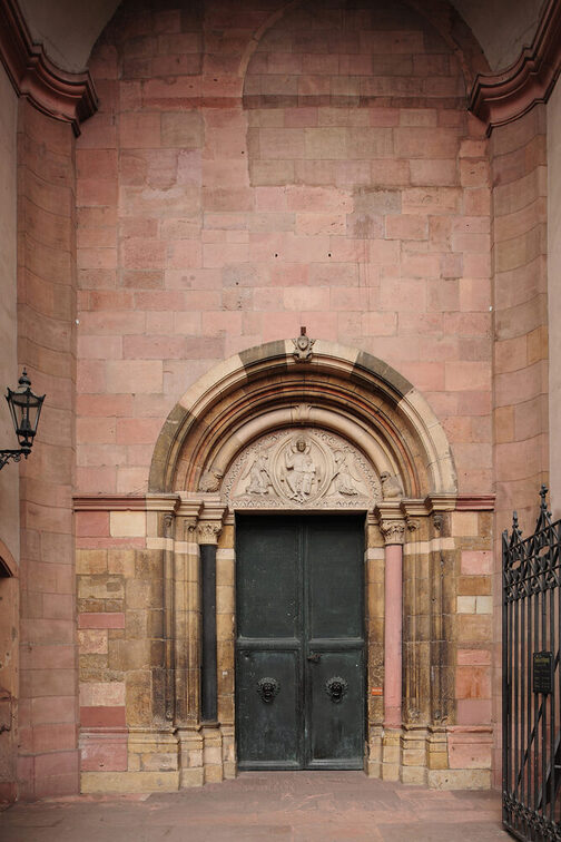 Головний вхід Собор Святого Мартіна