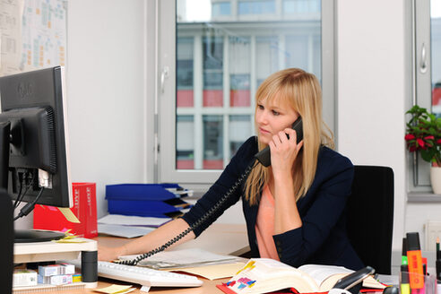 Працівники в офісі в ратуші