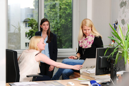 Працівники міської адміністрації