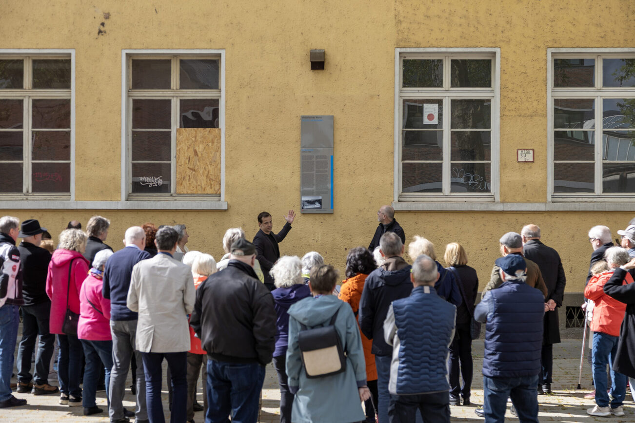 Inauguration of the Historical Mainz plaque for the Neutor School