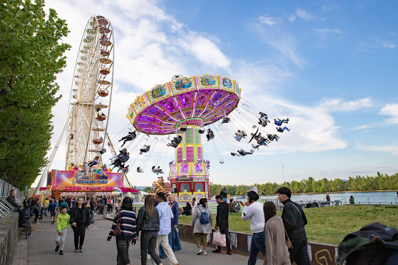 Carousel and Ferris wheel Rheinfrühling 2025