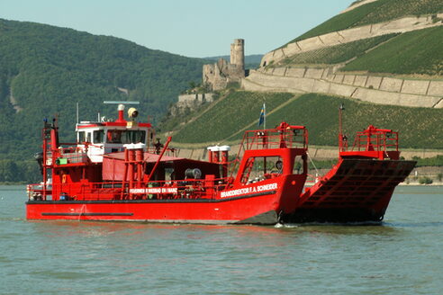 Feuerlöschboot vor Bingen