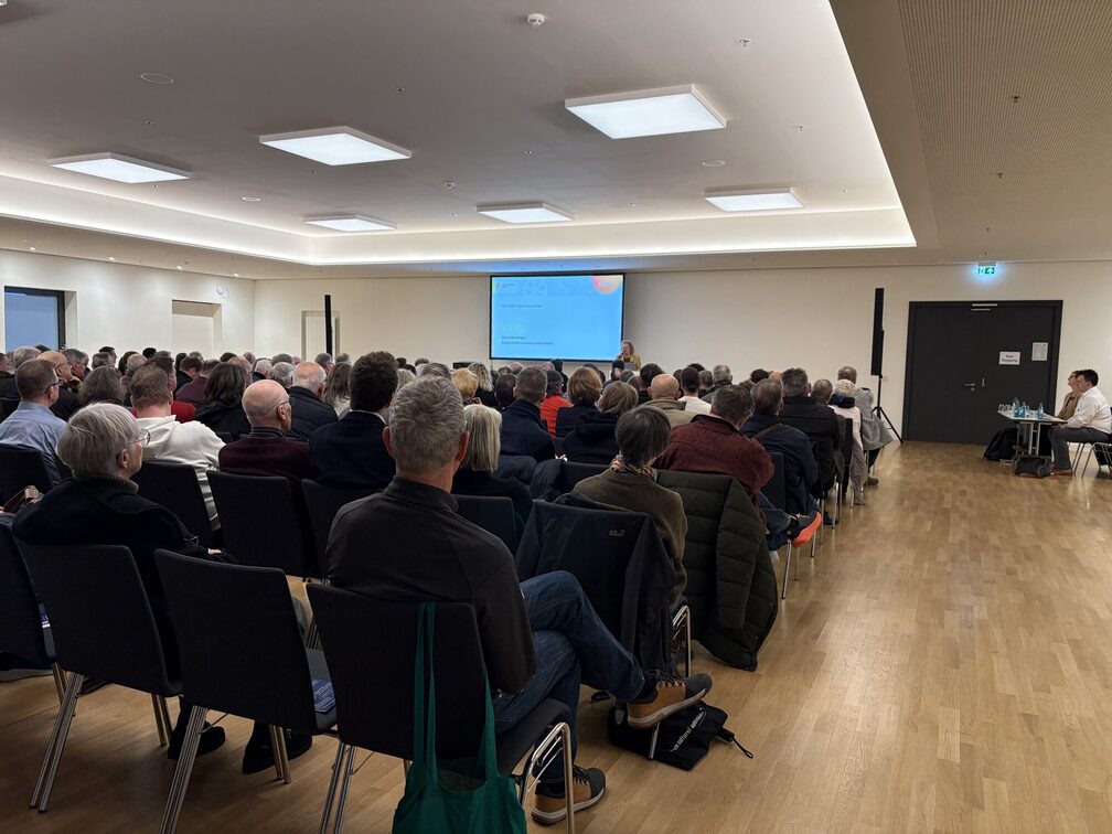 Obywatele słuchają wykładu