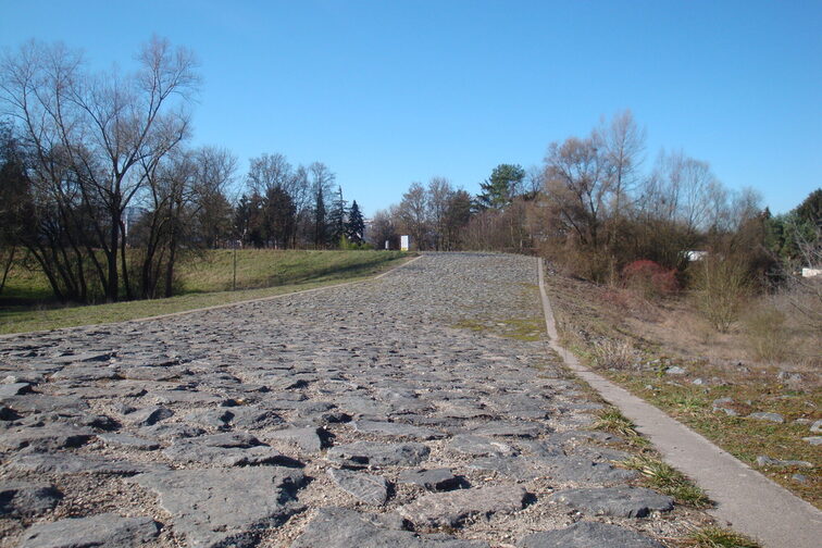 Der Hochwasser-Notüberlauf am Lungenberg