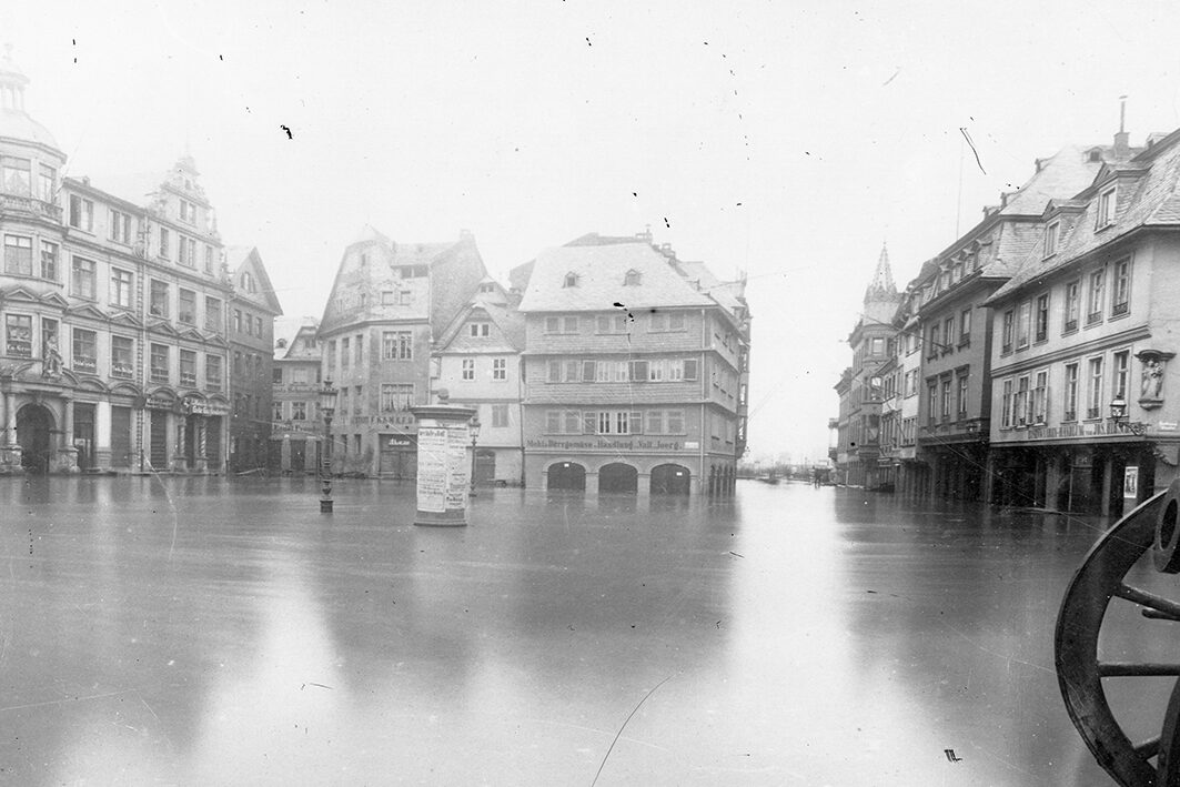 La place Liebfrauen pendant les inondations de 1882.