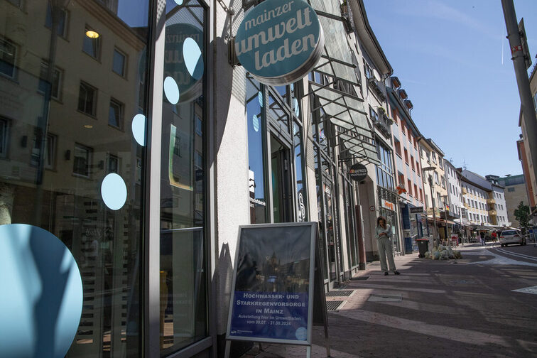 La photo montre le magasin d'environnement dans la Steingasse