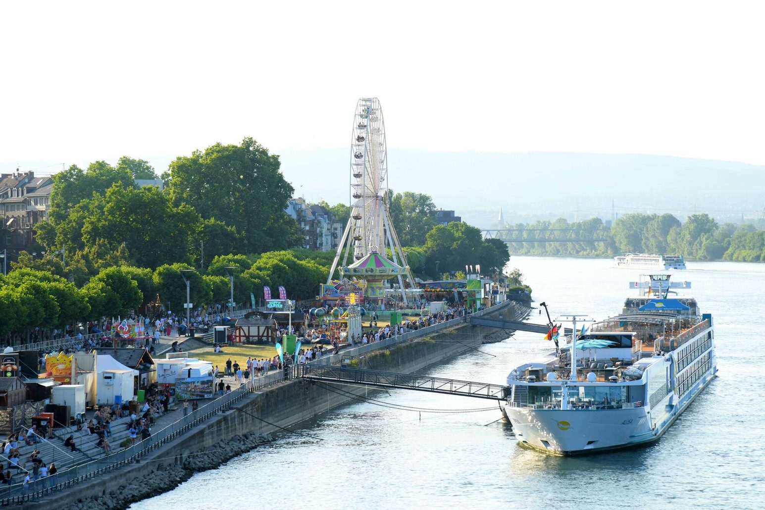 Diabelski młyn i zabawa nad Renem podczas Johannisnacht w Moguncji