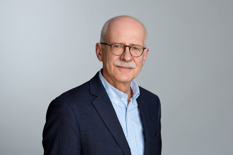 Prof. Dr. Wolfgang Dobras